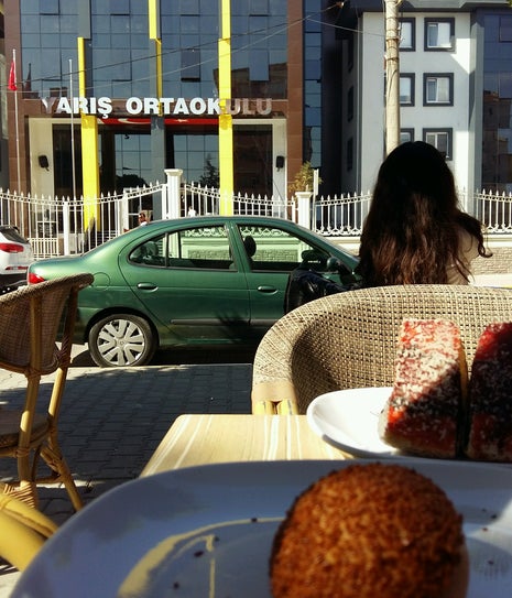Özay Simit & Cafe