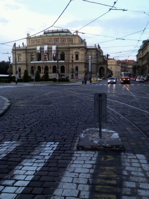 tram-station