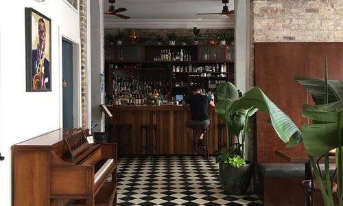 Catahoula Hotel & Bar