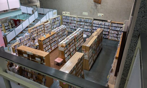 上田市立上田図書館の写真