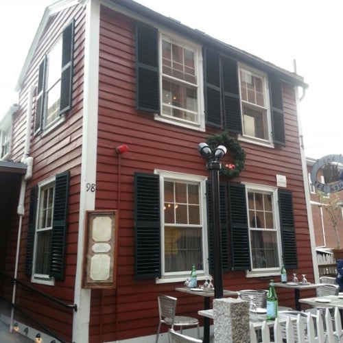 The Red House Restaurant 98 Winthrop St Cambridge