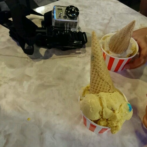 Farrell’s Ice Cream Parlour 21516 Golden Triangle Rd Santa Clarita