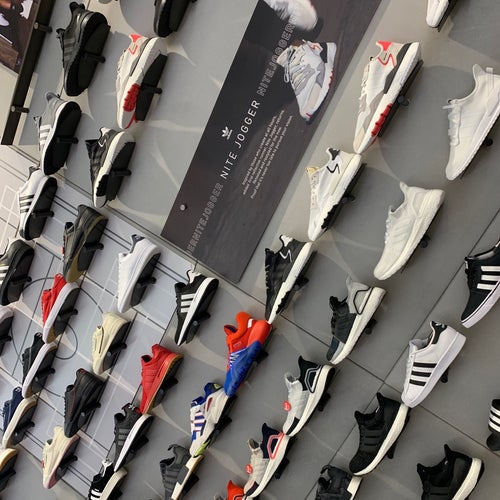 Shoe Palace