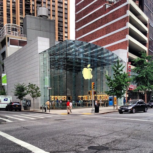 Apple Upper West Side 1981 Broadway New York