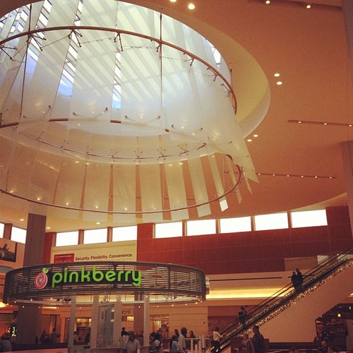 The Fashion Mall at Keystone 8702 Keystone Crossing Indianapolis