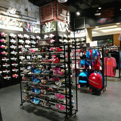 converse store pim