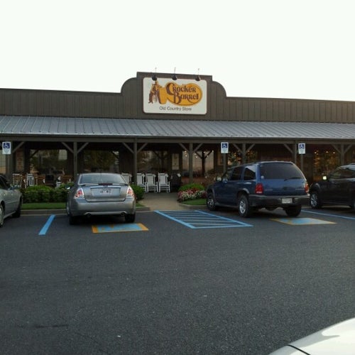Cracker Barrel Old Country Store 1600 N 6th St. I40/55 & 7th St
