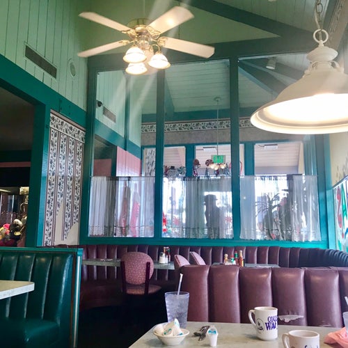 Country Waffles 2323 Midway Dr San Diego