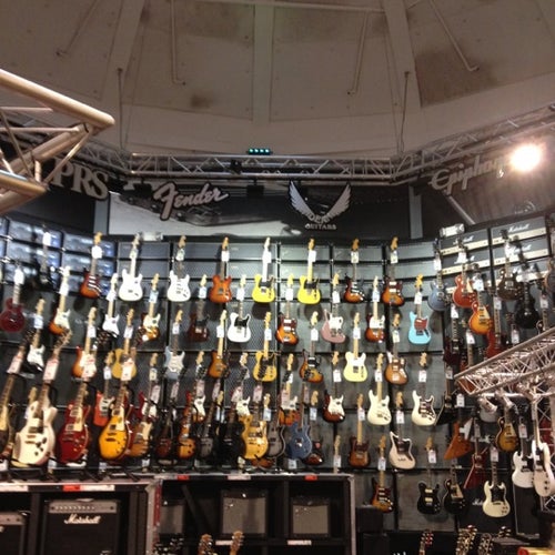 Guitar Center 10831 W Pico Blvd Los Angeles