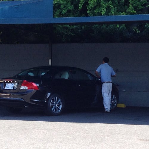 Premier Car Wash 17432 Ventura Blvd Encino