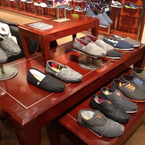 Nordstrom 11143 W 95th St Overland Park