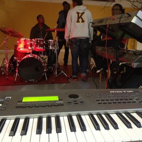 Cake Man Raven 708 Fulton St Brooklyn