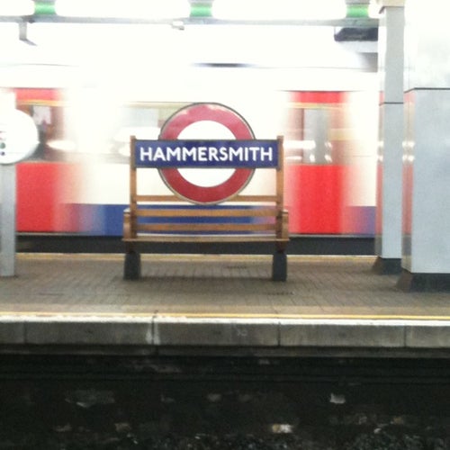 Hammersmith London Underground Station (District and Piccadilly lines