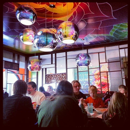 Salad King 340 Yonge St Toronto