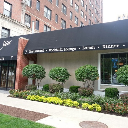 Bar Louie 5500 S Shore Dr Chicago