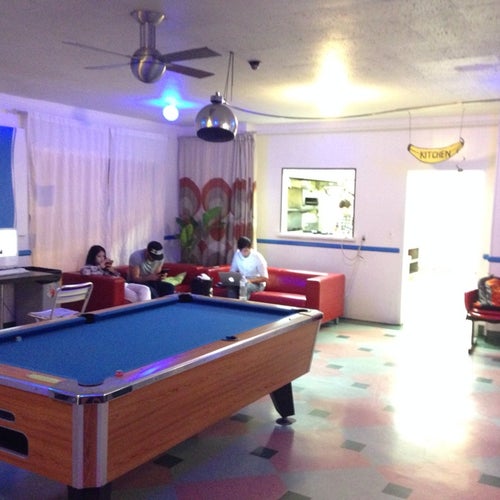Banana bungalow hostel