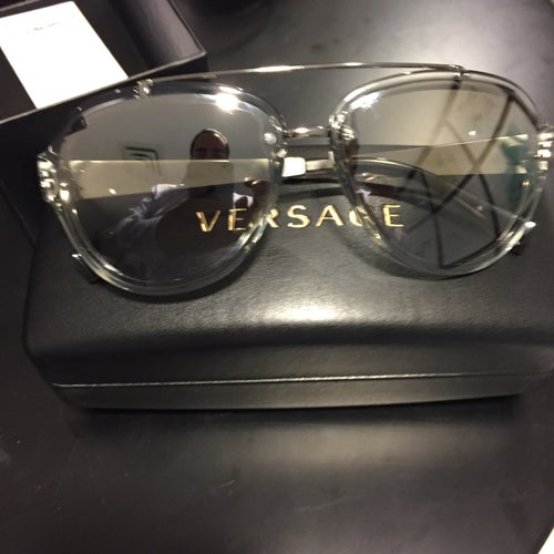 Sunglass Hut