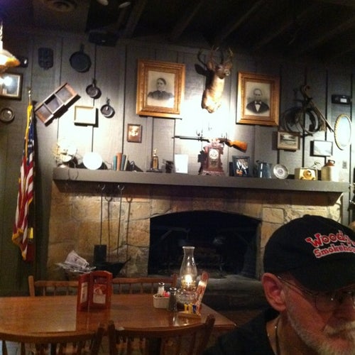 Cracker Barrel Old Country Store 1600 N 6th St. I40/55 & 7th St