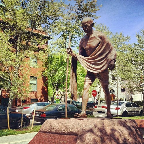 Mahatma Gandhi Statue