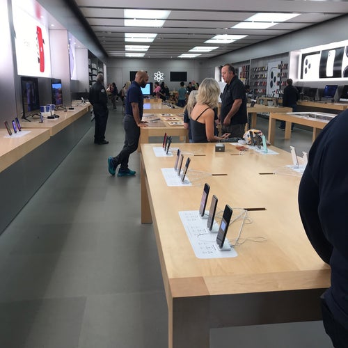 Apple Brandon 459 Brandon Town Center Drive Brandon