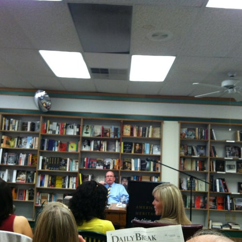 Prairie Lights 15 S Dubuque St Iowa City