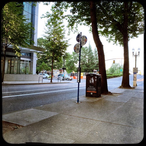 TriMet Stop ID 3635 124 SW Madison St Portland