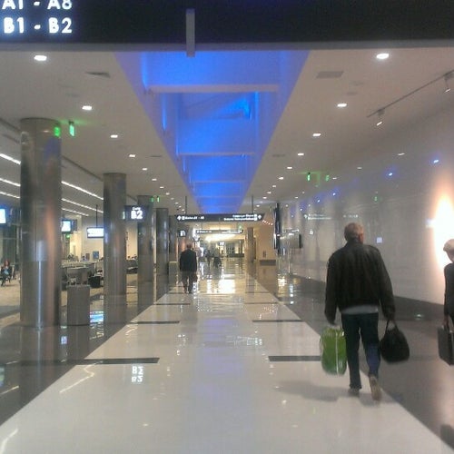 BirminghamShuttlesworth International Airport (BHM) 5900 Messer