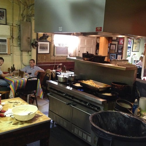 Doe's Eat Place 502 Nelson St Greenville