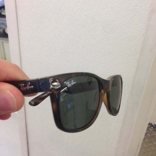 Sunglass Hut