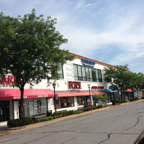 Fresh Meadows Shopping Center