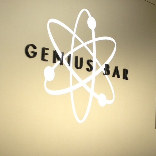 Apple Bayshore 5715 N Centerpark Way Glendale