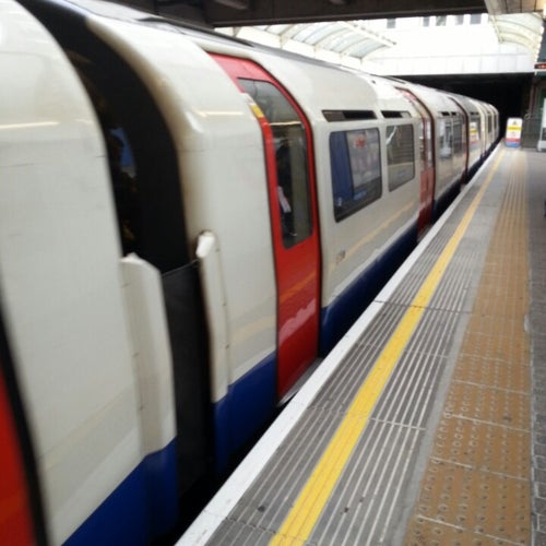 Hammersmith London Underground Station (District and Piccadilly lines