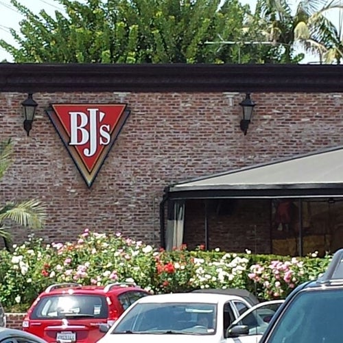 BJ's Restaurant & Brewhouse 600 Brea Mall Brea