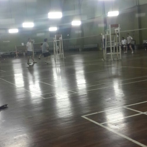 Lapangan bulutangkis pola bugar sports club jakarta