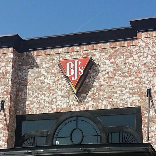 BJ's Restaurant & Brewhouse 201 E Interstate 20 Arlington