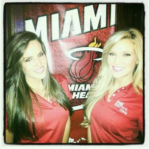 Sports Grill Kendall 9090 SW 97th Ave Miami