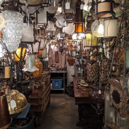Dispela Antiques