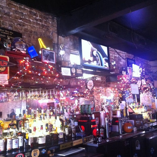 Half Moon Bar & Grill 1125 Saint Mary St New Orleans