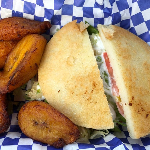 luna empanada shop