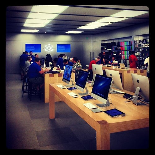 Apple Kahala 4211 Waialae Avenue Honolulu