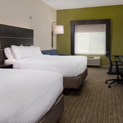 Holiday Inn Express & Suites Independence-Kansas City