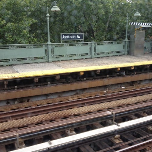 MTA Subway Jackson Ave (2/5) 660 Westchester Ave Bronx