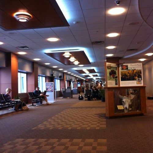 Hector International Airport (FAR) 2801 32nd Ave N Fargo