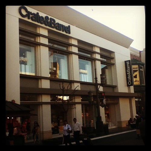 Crate and Barrel 189 The Grove Drive Los Angeles