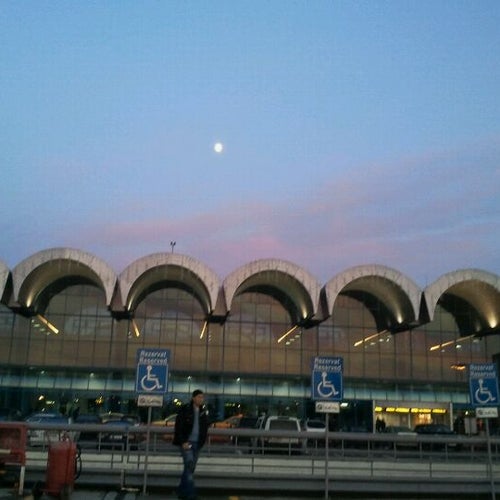 Bucharest Henri Coandă International Airport (OTP) (Aeroportul Internațional Henri Coandă Bucharest Henri Coandă International Airport (OTP) (Aeroportul Internațional Henri Coandă