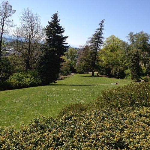 Kinnear Park 899 W Olympic Pl. Seattle