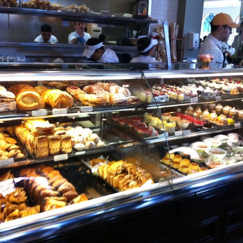 Porto's Bakery & Cafe 3614 W Magnolia Blvd Burbank