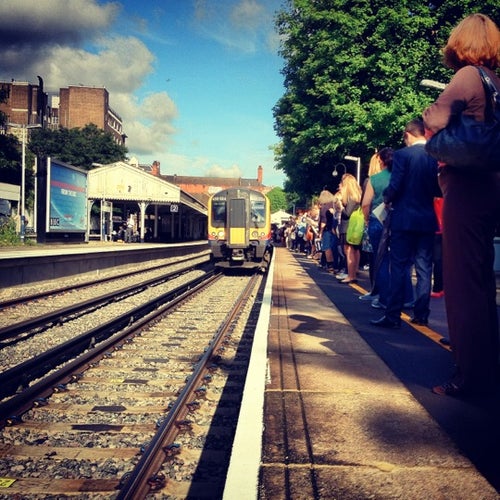 Putney Railway Station (PUT) High St London