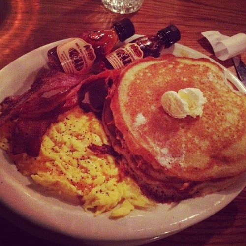 Cracker Barrel Old Country Store 1600 N 6th St. I40/55 & 7th St