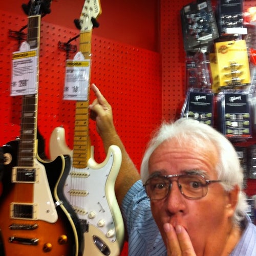 Guitar Center 10831 W Pico Blvd Los Angeles